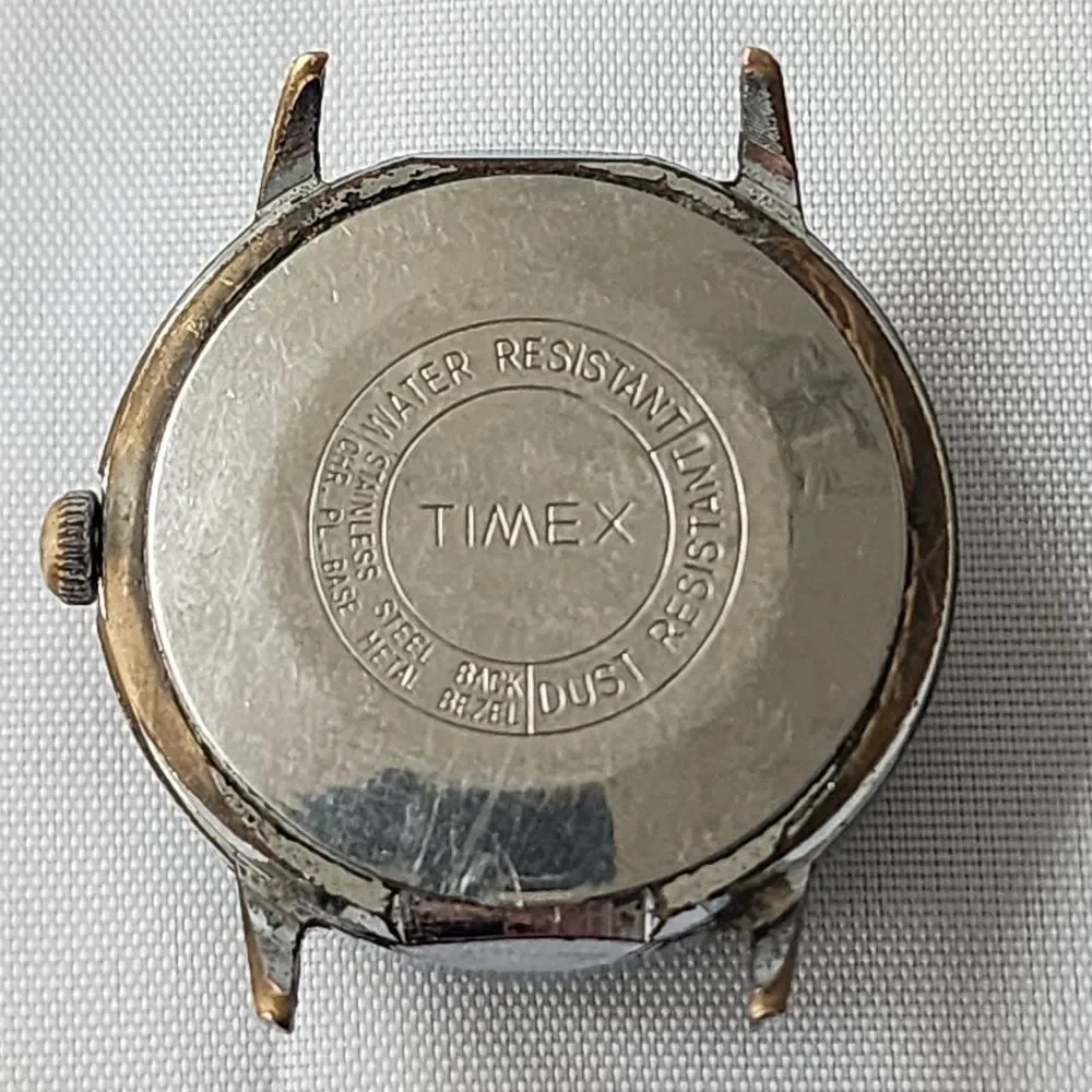 Timex Vintage Water Resistant Day Date Watch Silver Retro Collectible Timepiece‎